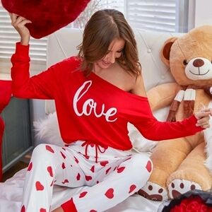 RED AND WHITE RED LOVE GRAPHIC LOUNGEWEAR SET